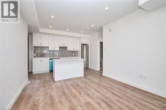 461 Green Rd in Hamilton, ON - Building Photo - Building Photo