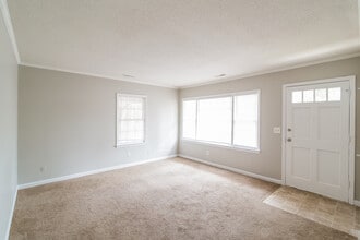 2621 Myrtis Ln in North Charleston, SC - Building Photo - Building Photo