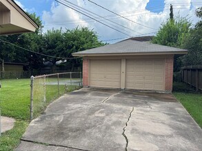 4013 Newshire Dr in Houston, TX - Building Photo - Building Photo