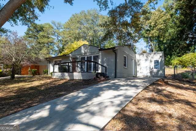 property at 3442 Longleaf Dr