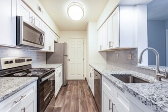 Hidden Lakes Apartment Homes in Miamisburg, OH - Building Photo - Building Photo