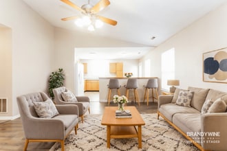 18057 Sanibel Cir in Noblesville, IN - Foto de edificio - Building Photo