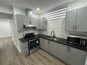 108 Sora Gate in Oakville, ON - Building Photo - Building Photo