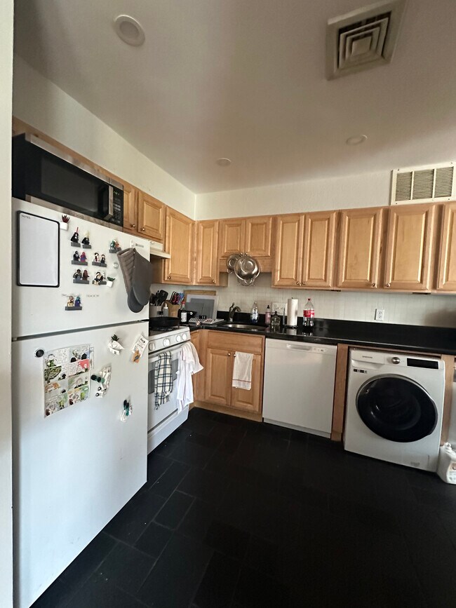100 Riverway, Unit 4 in Boston, MA - Building Photo - Building Photo