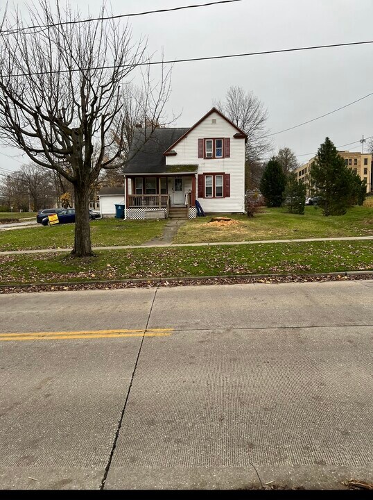 309 S Willow St in Kent, OH - Building Photo