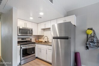 4025 N 40th St in Phoenix, AZ - Building Photo - Building Photo