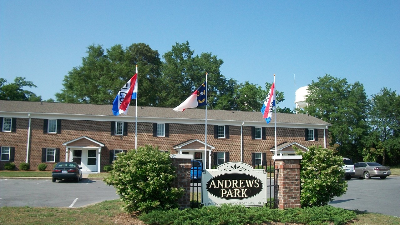 Andrews Park in Williamston, NC - Building Photo