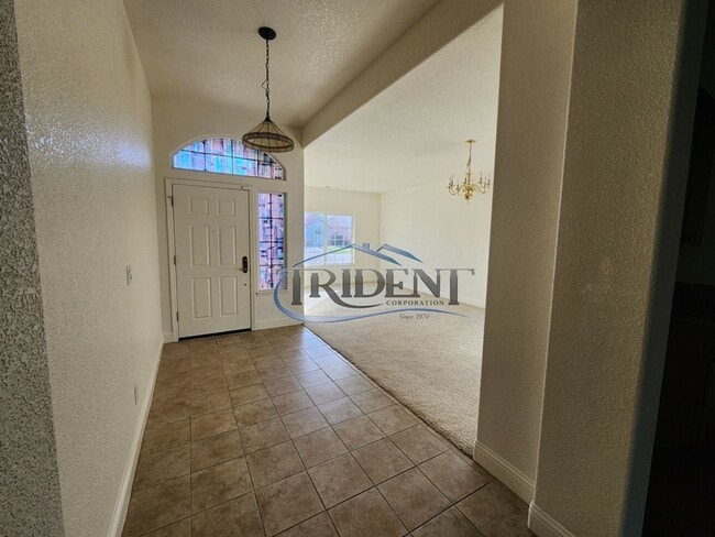 1903 Inez Ct in Yuba City, CA - Foto de edificio - Building Photo