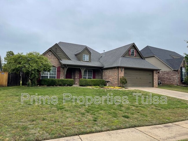 property at 11725 S Vine St