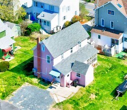 6261 Post Office St in Chincoteague, VA - Foto de edificio - Building Photo