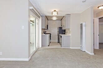 Casa del Sol in El Sobrante, CA - Foto de edificio - Interior Photo