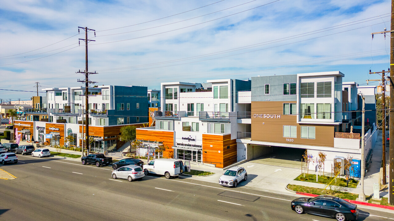 One South in Redondo Beach, CA - Building Photo