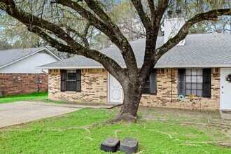3004 Manor Ln in Huntsville, TX - Building Photo - Building Photo