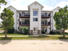 1230 Murray St NE, Unit 4 in Cedar Rapids, IA - Building Photo - Building Photo