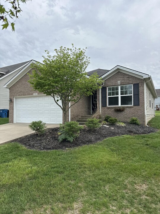 126 High Point Dr in Georgetown, KY - Building Photo