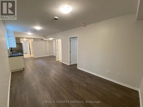 30 Porritt St in Barrie, ON - Building Photo - Building Photo