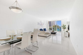 19370 Collins Ave in Sunny Isles Beach, FL - Foto de edificio - Building Photo
