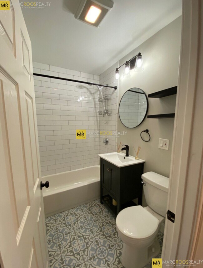 1 Chelsea Ter, Unit 2 in Boston, MA - Building Photo - Building Photo