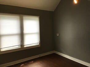 910 N Ewing St in Indianapolis, IN - Building Photo - Building Photo