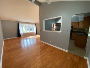 1403 Sauk Ln in Mount Prospect, IL - Building Photo - Building Photo