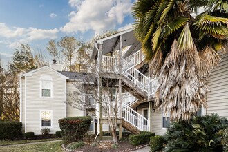 Great Neck Landing Condominium in Virginia Beach, VA - Building Photo - Building Photo