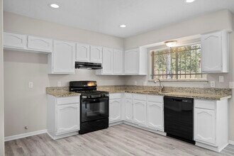 4202 Brandemere Way St in Houston, TX - Foto de edificio - Building Photo