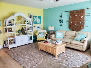 1907 Canterbury Ln in Sun City Center, FL - Building Photo - Building Photo