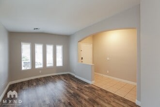 5527 W Southgate Ave in Phoenix, AZ - Building Photo - Building Photo