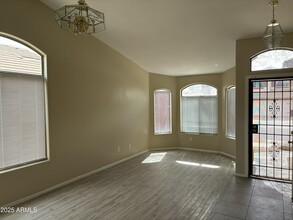 5454 W Southgate Ave in Phoenix, AZ - Building Photo - Building Photo