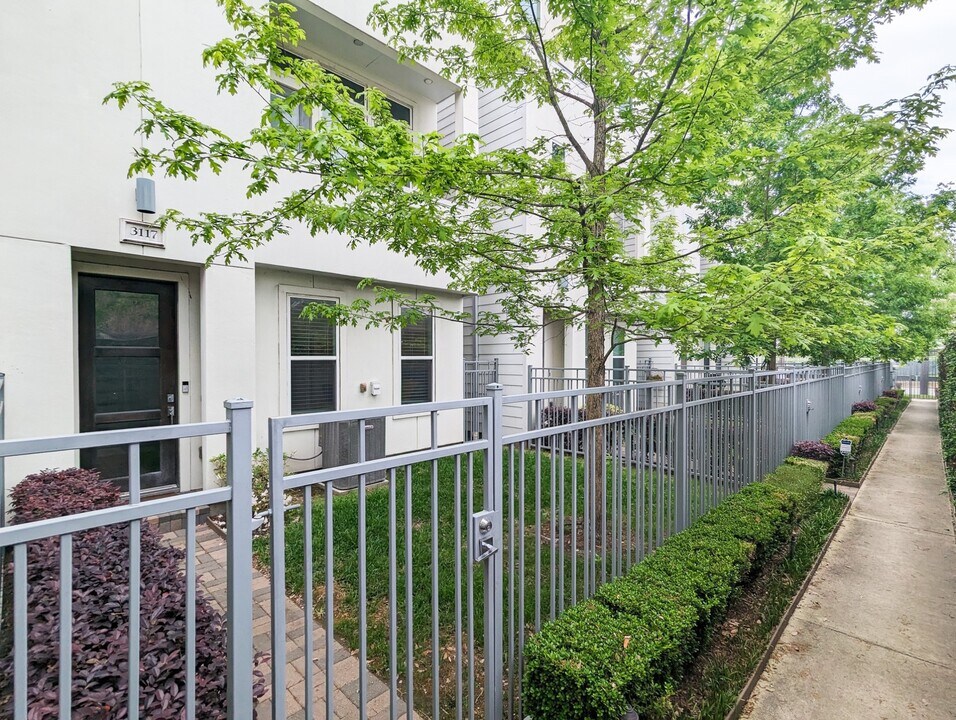 3117 Leeland St in Houston, TX - Building Photo