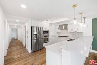 311 S Gramercy Pl in Los Angeles, CA - Building Photo - Building Photo