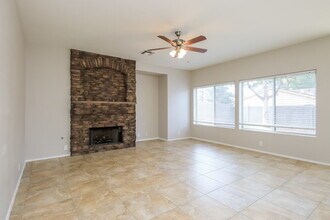 20 N Nielson Ln in Gilbert, AZ - Foto de edificio - Building Photo