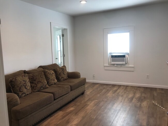 16 High St in Port Washington, NY - Building Photo - Building Photo