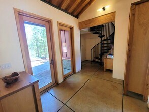 39046 Robin Rd in Big Bear Lake, CA - Building Photo - Building Photo