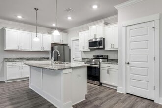 718 Canary Ct in Cantonment, FL - Building Photo - Building Photo