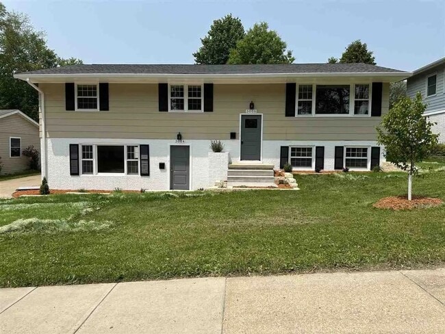 property at 3004-3006 Stanford Ave