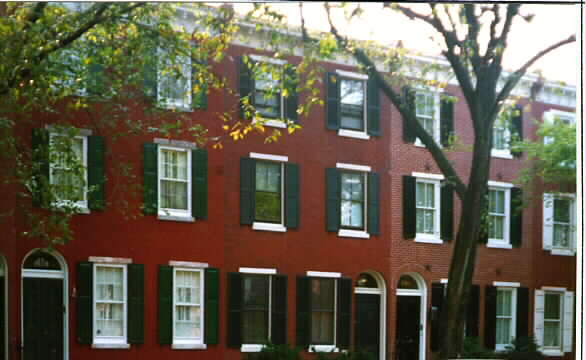 144 11th St SE in Washington, DC - Foto de edificio - Building Photo