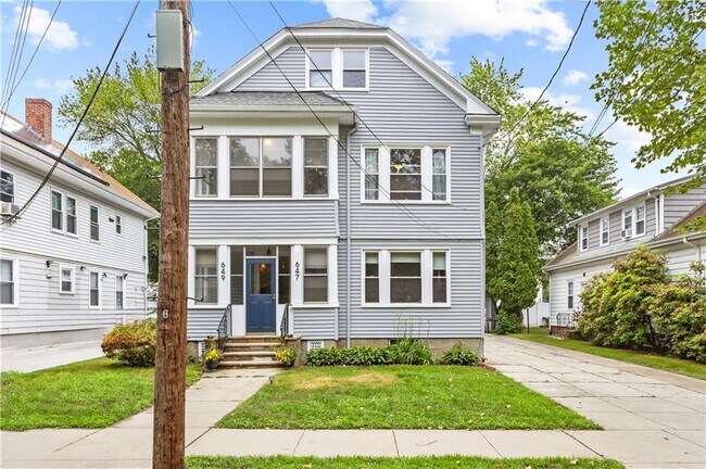 649 Pleasant Valley Pkwy in Providence, RI - Building Photo - Building Photo