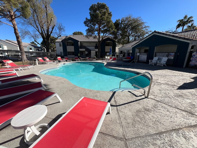 Madison Green Valley in Henderson, NV - Building Photo - Building Photo