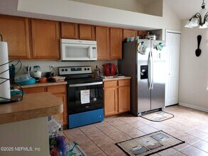 6833 Morse Oaks Dr in Jacksonville, FL - Building Photo - Building Photo