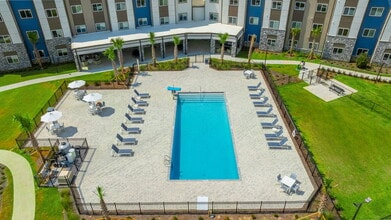 Princeton Grove- Now Leasing in Crestview, FL - Foto de edificio - Building Photo