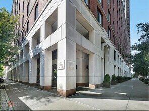 300 Rector Pl, Unit 4i in New York, NY - Building Photo - Building Photo