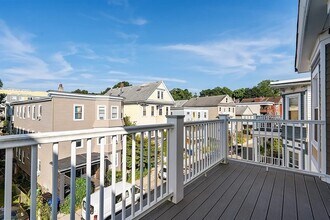 11 Woodlawn St, Unit 1 in Boston, MA - Building Photo - Building Photo