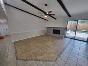 5208 Pruitt Dr in The Colony, TX - Foto de edificio - Building Photo