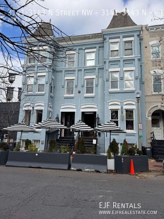3141-3143-3143 N St NW in Washington, DC - Foto de edificio