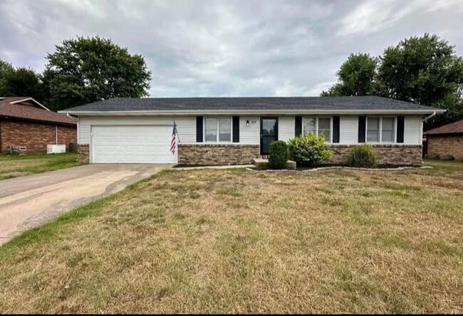 property at 213 E Halsey St