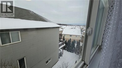 10 Doll Ct in Kitchener, ON - Building Photo - Building Photo