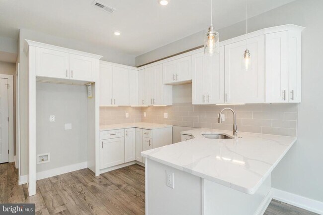 2339 N 10th St, Unit 1 in Philadelphia, PA - Foto de edificio - Building Photo