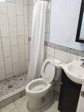 3809 Baring St, Unit 1B in Philadelphia, PA - Foto de edificio - Building Photo