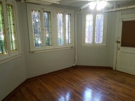 4137 N Dickinson Ave in Chicago, IL - Building Photo